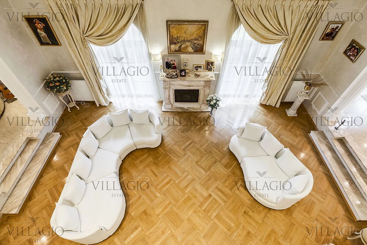 Элитный дом в классическом стиле у Москва-реки