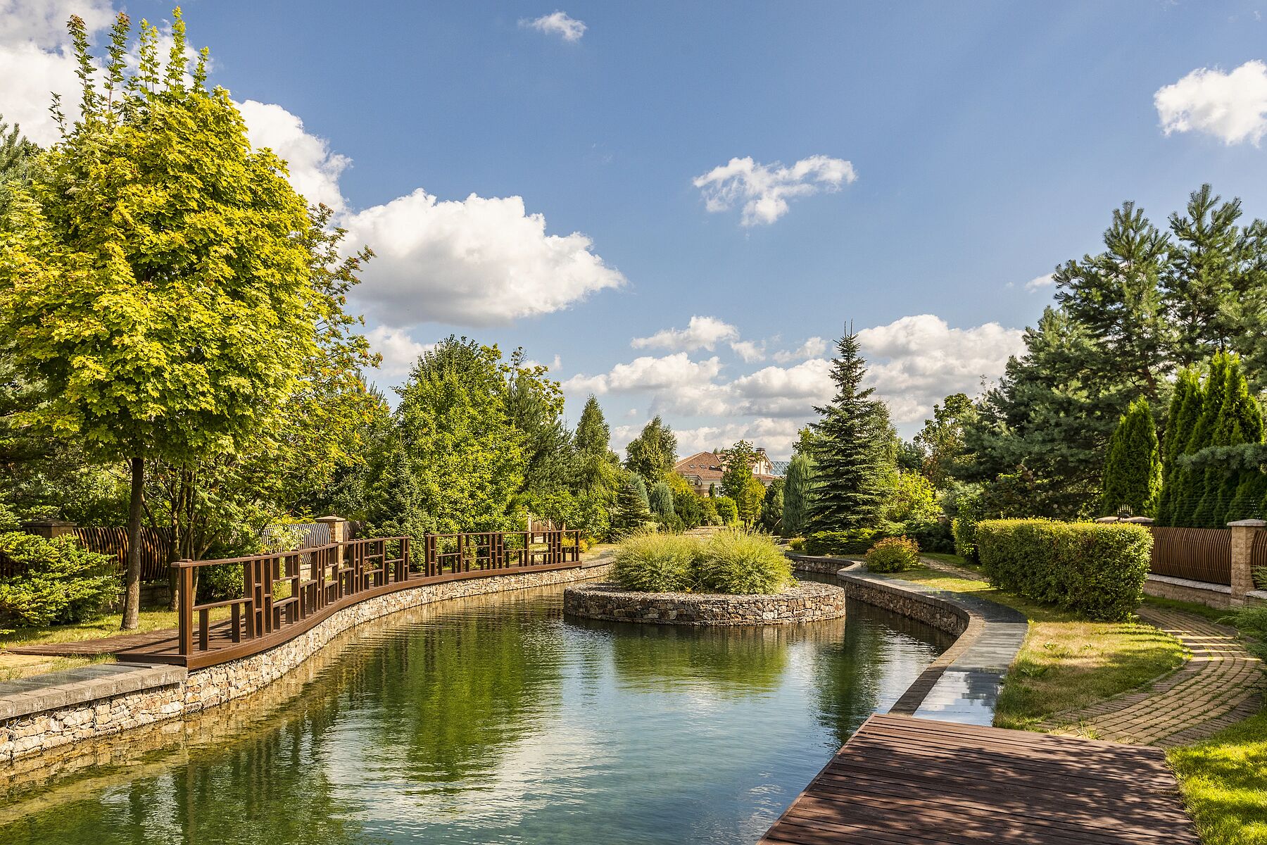 Золотая коллекция домов и участков на Новой Риге 