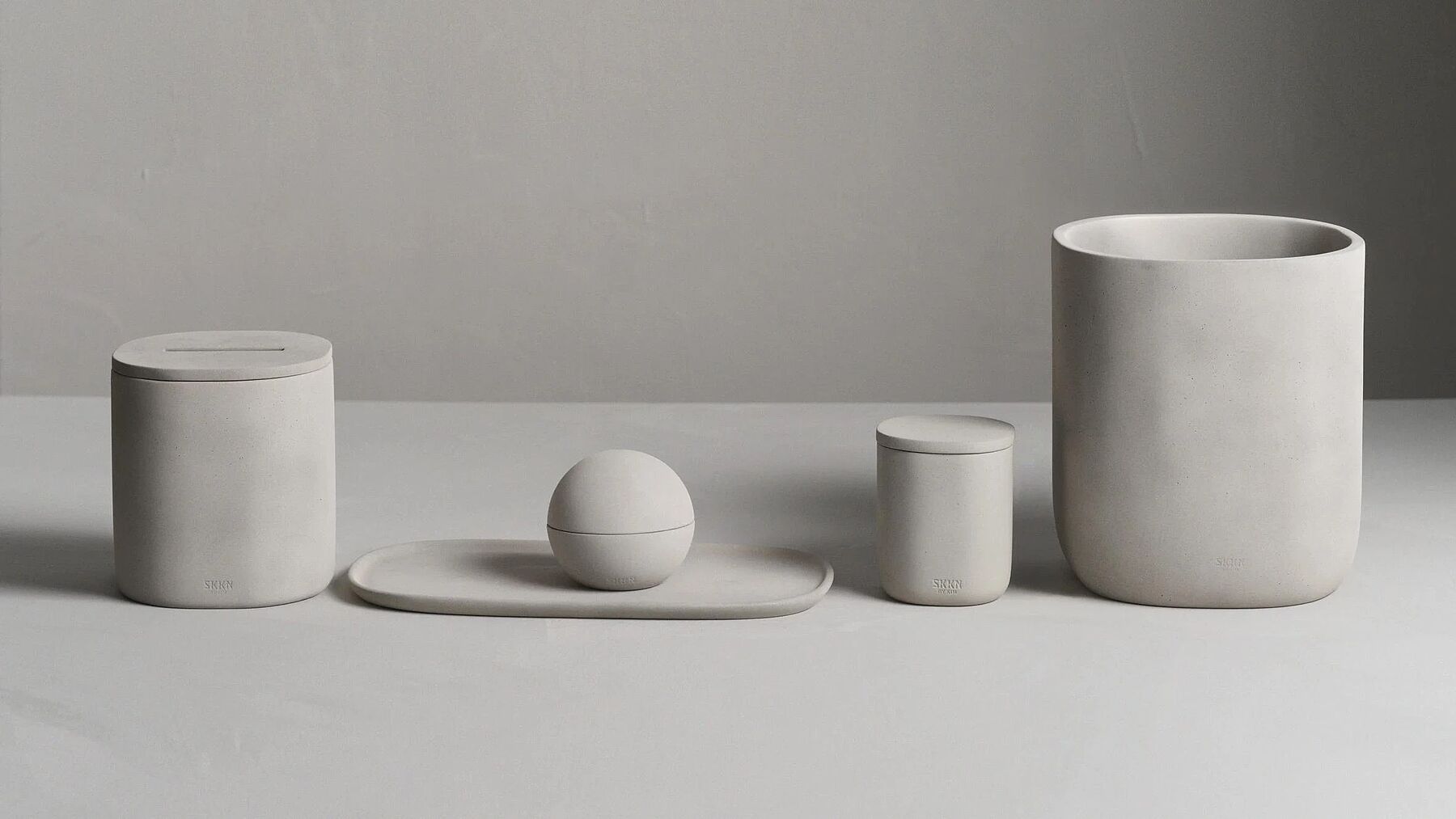 Ким Кардашьян выпустила коллекцию домашнего декора