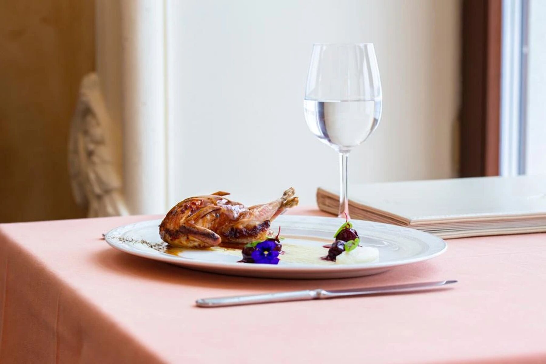 Где заказать еду на Новой Риге: доставка высокой кухни из ресторанов Villagio и Millennium