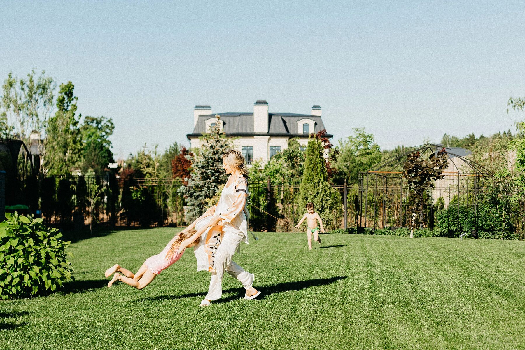 Летний день в Villagio Estate: в гостях у жительницы поселка Мэдисон Парк Анны Филипцевой