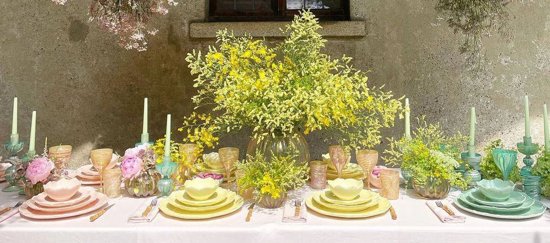 Серия столовых предметов Cherry Blossom от Aquazzura Casa “пришла” в Россию