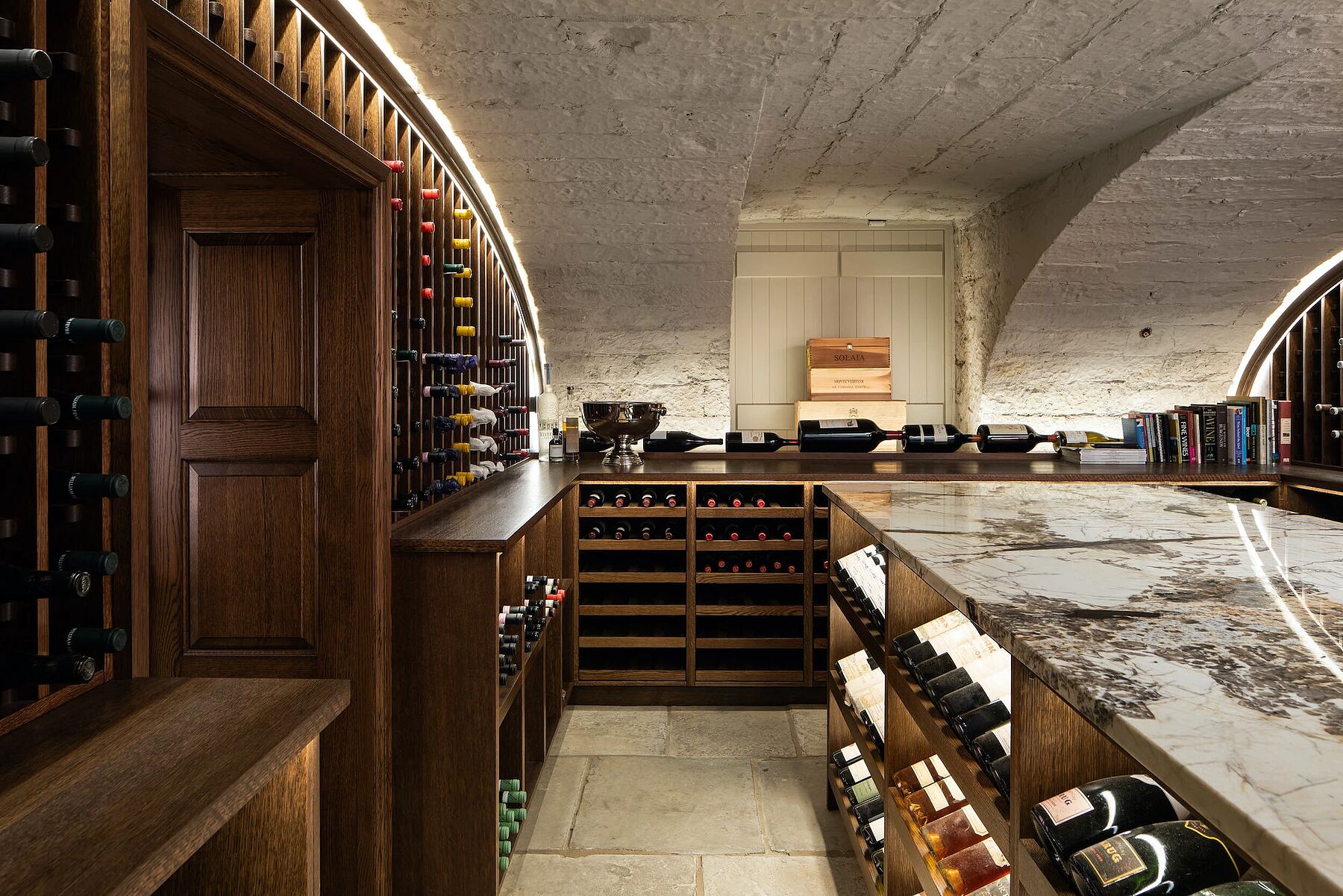 Как оформить домашний бар: варианты для загородного дома