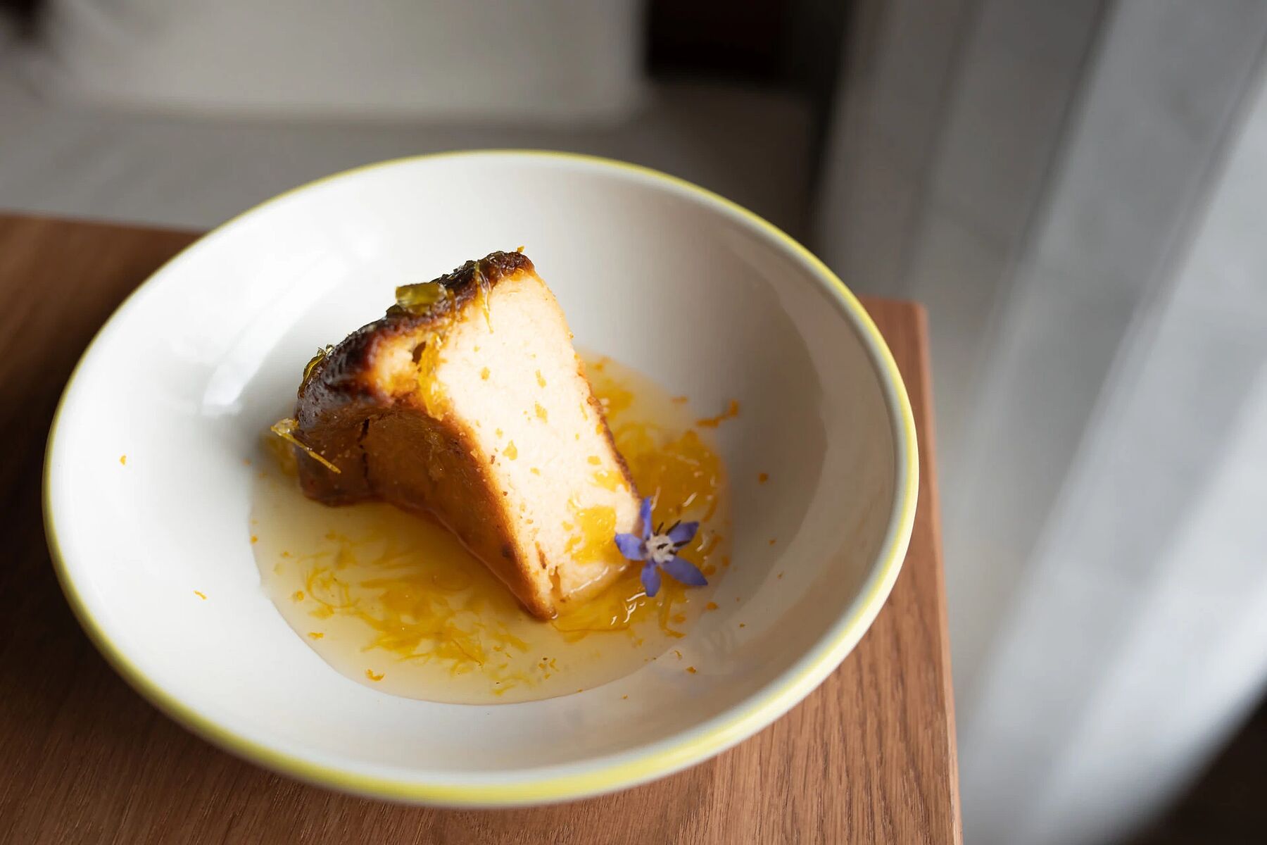 Нежная творожная запеканка с апельсиновым вареньем