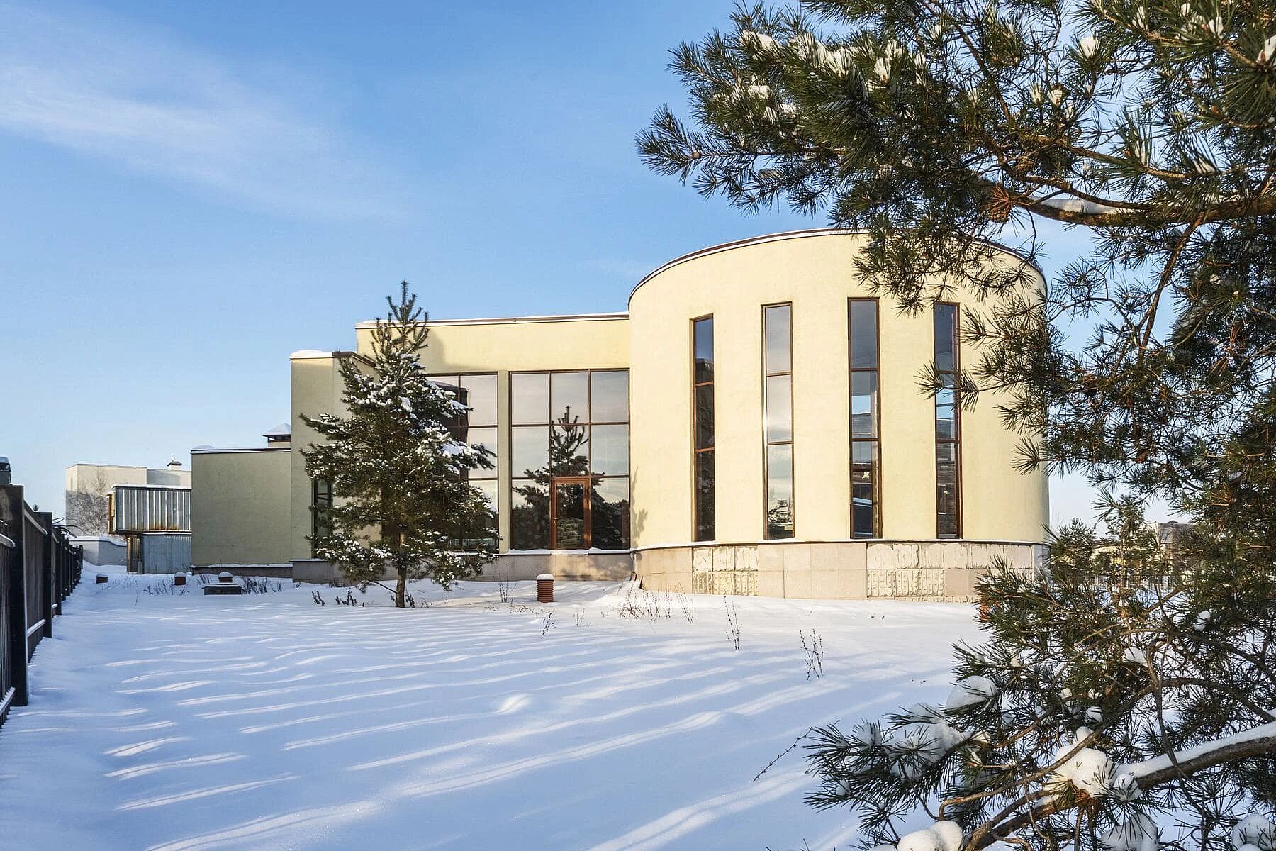 Купить дом мечты: 5 вариантов для любителей современной архитектуры