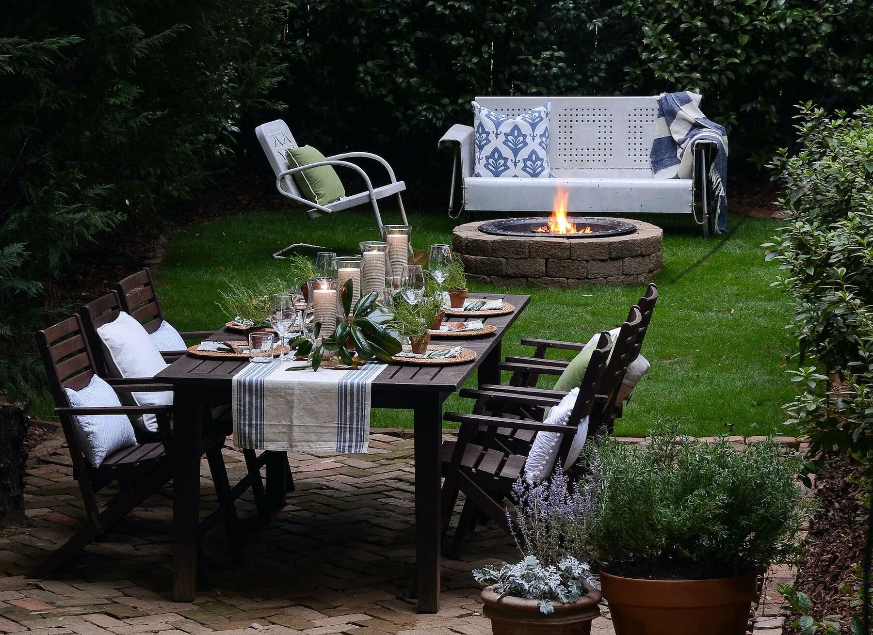 Как сервировать стол на природе: 7 важных элементов