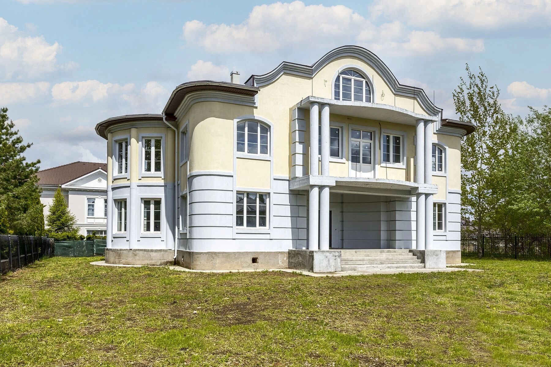 Купить дом мечты: 9 самых популярных объектов августа