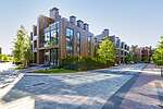 Экологичные таунхаусы в Futuro Park с патио и террасой на крыше