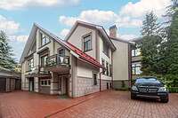 2 дома 1680м2 на участке 44 сотки в Подушкинском Лесопарке
