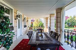 Особняк со spa-зоной и полукруглыми комнатами