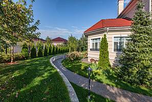 Особняк со spa-зоной и полукруглыми комнатами