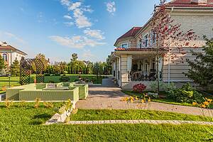 Особняк со spa-зоной и полукруглыми комнатами