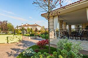 Особняк со spa-зоной и полукруглыми комнатами