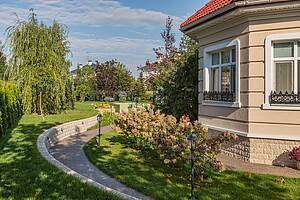 Особняк со spa-зоной и полукруглыми комнатами