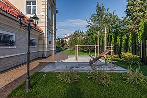 Особняк со spa-зоной и полукруглыми комнатами