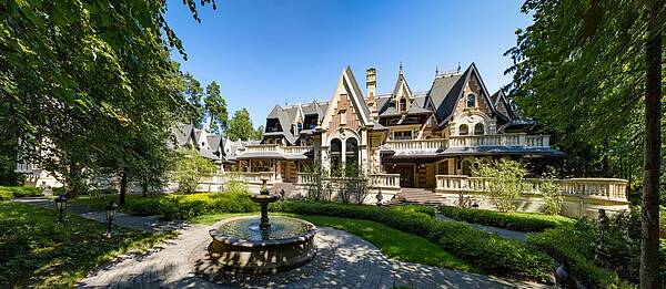 Дом в стиле модерн 