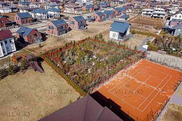 Участок на Покровском бульваре