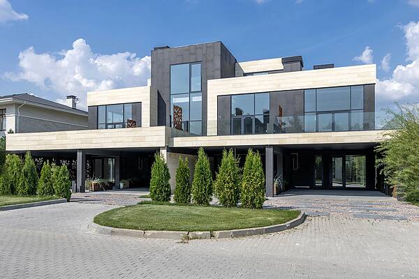 Таунхаус с панорамным остеклением