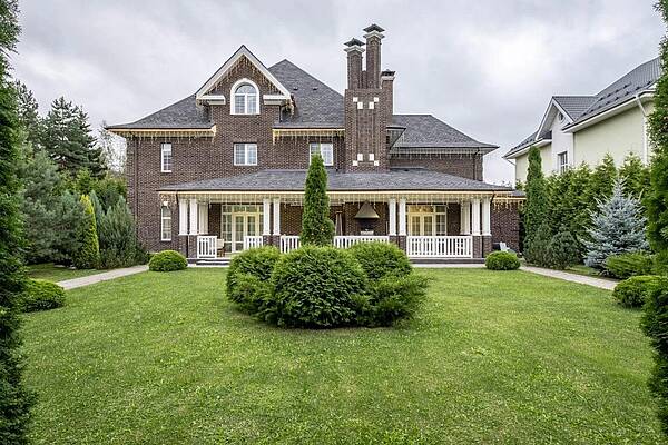 Коттедж в классическом стиле в КП Знаменское поле.