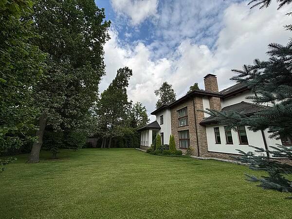 Новый дом с обжитом камерном люксовом КП