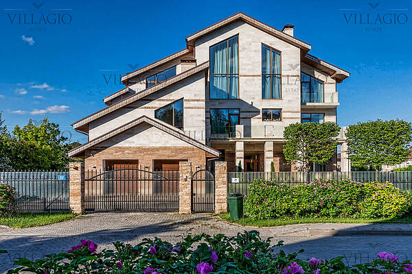 Дом с лифтом, бассейном и 3 террасами