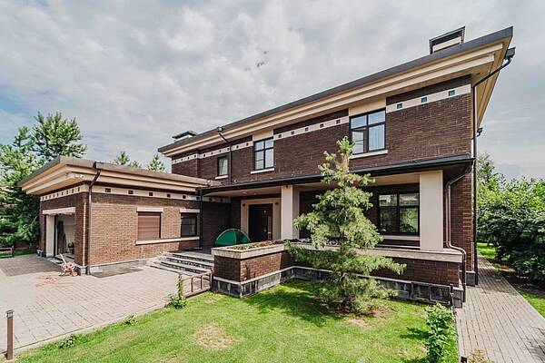 Просторный дом на большом участке