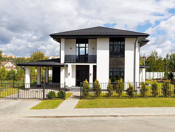 Современный новый дом в КП Павловы озера