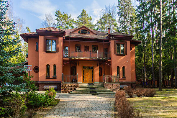 Дом с бассейном на лесном участке в КП «Лесной ручей-2»