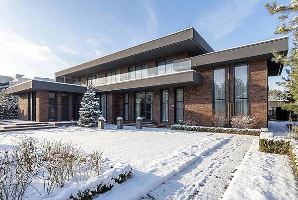 Особняк с бассейном и СПА