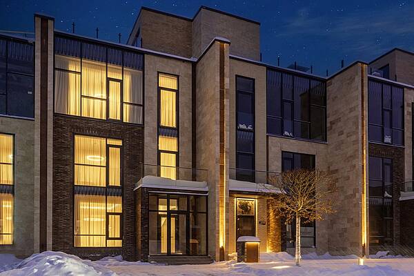 Таунхаус в Парк Фонте с дизайнерским ремонтом и мебелью