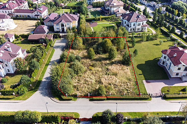 Загородный участок в тихом месте