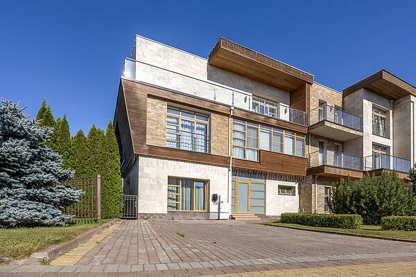 Современный таунхаус в Парк Авеню