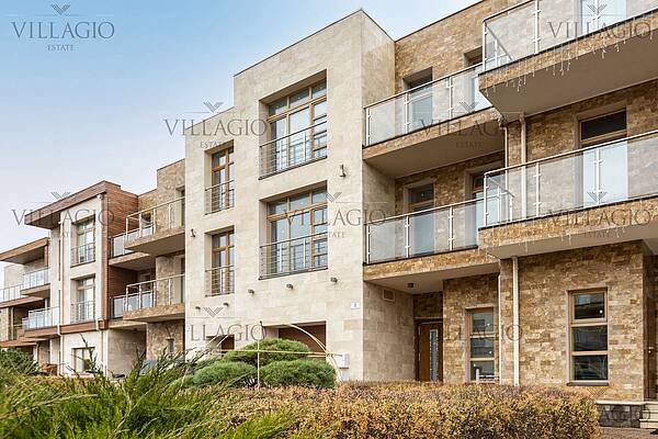 Таунхаус с видом на лес