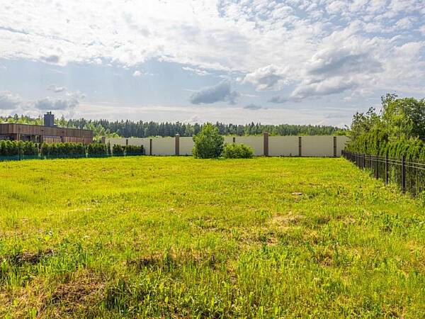 Участок в поселке Княжье Озеро