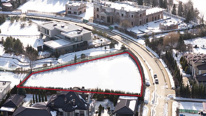 Эксклюзивный участок с видом на воду