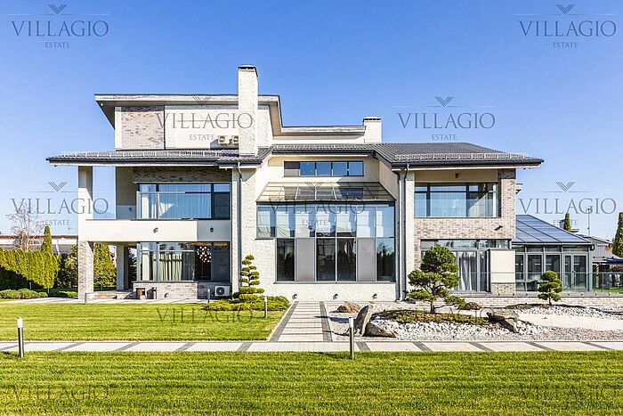 Современное шале на просторном участке