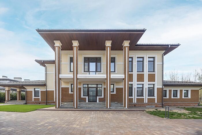 Резиденция со своим выходом в парковую зону