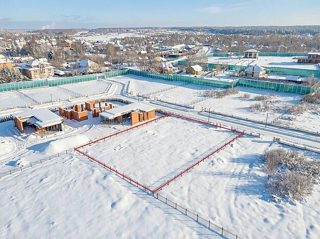 Земельный участок 