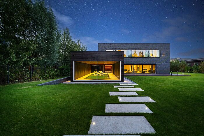 Новый дом под ключ с бассейном 