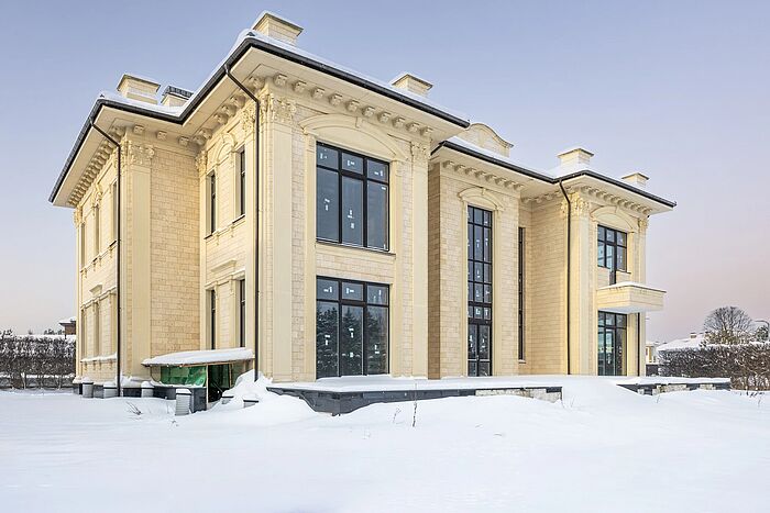 Классический особняк со вторым светом