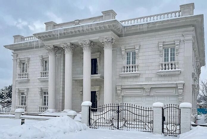 Особняк с патио в классическом стиле