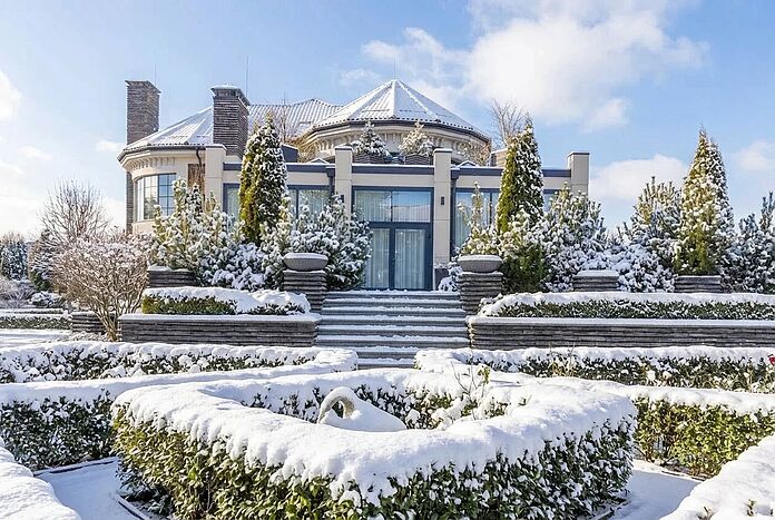 Новогоднее предложение Дом с шикарным Spa-комплексом, двумя бассейнами и гостевым домом