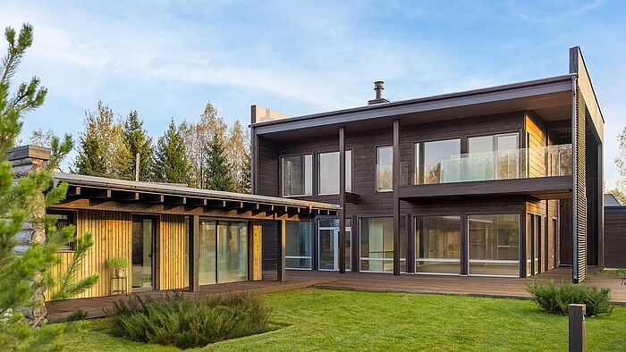 Дом из клееного бруса в современном стиле