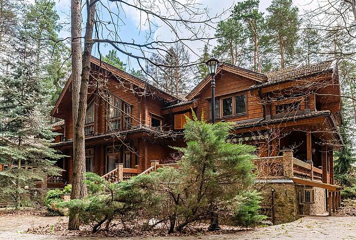 Просторный дом HONKA на большом участке