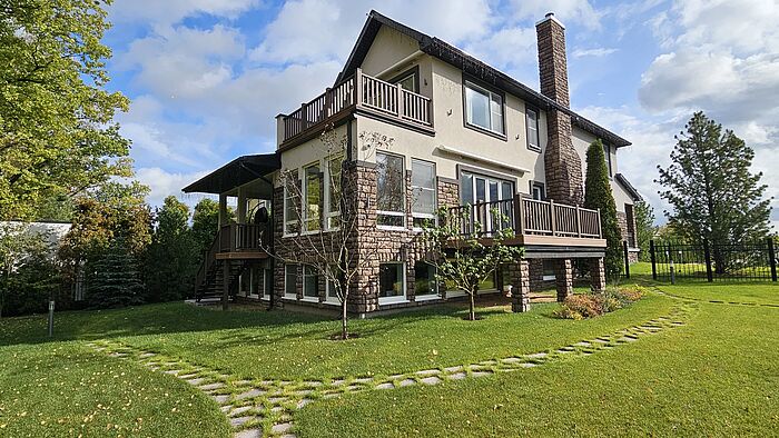 Умный дом с гостевым домиком