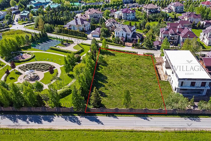 Участок в приватной части посёлка