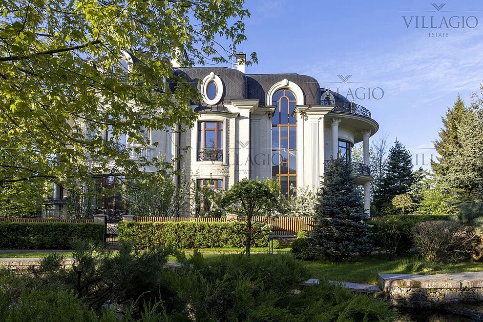 Роскошные резиденции в элитных поселках на Новой Риге